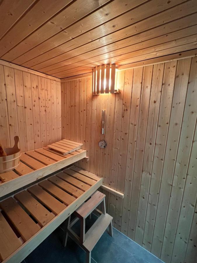 Ferienhaus Auszeit Mit Sauna Schwarz Екстериор снимка