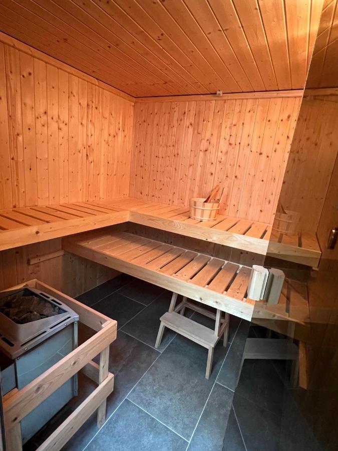 Ferienhaus Auszeit Mit Sauna Schwarz Екстериор снимка